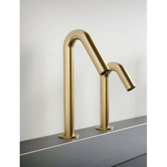 Torneira C/ Infravermelho, modelo baixo, dourado, com transformador 230/9V